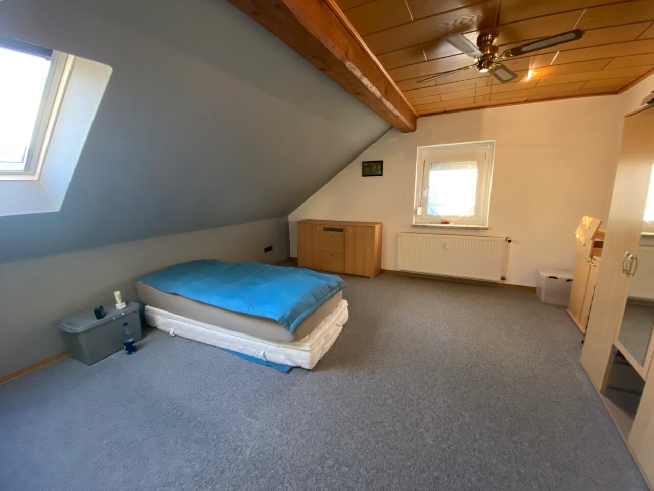 Schlafzimmer DG